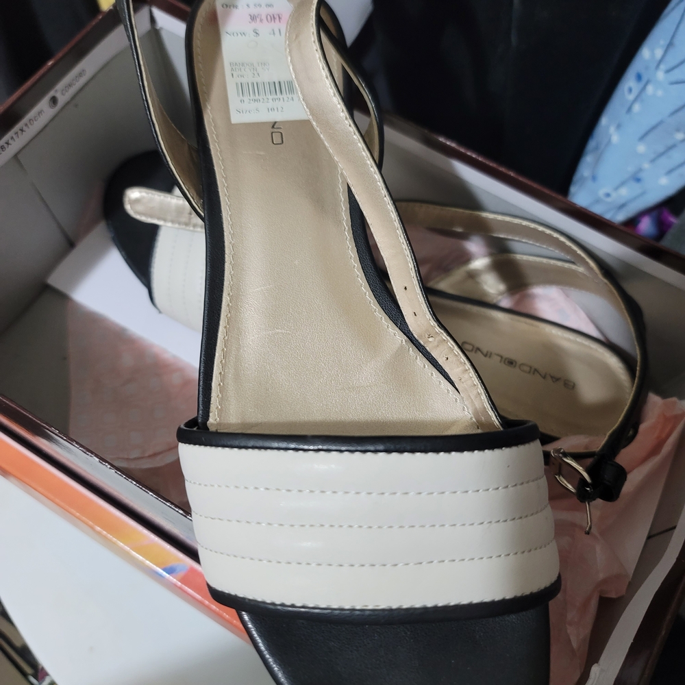 Bandolino Black and Cream Strappy Sandals